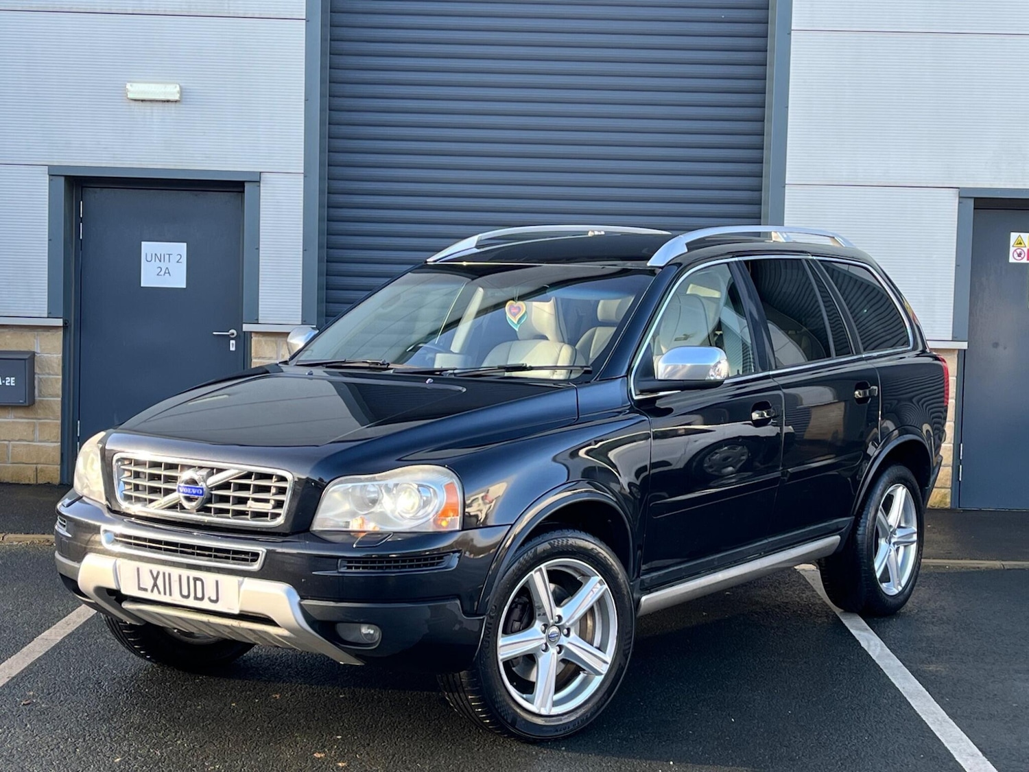 Used Volvo XC90 2011 for sale - 77396327: Photo 2
