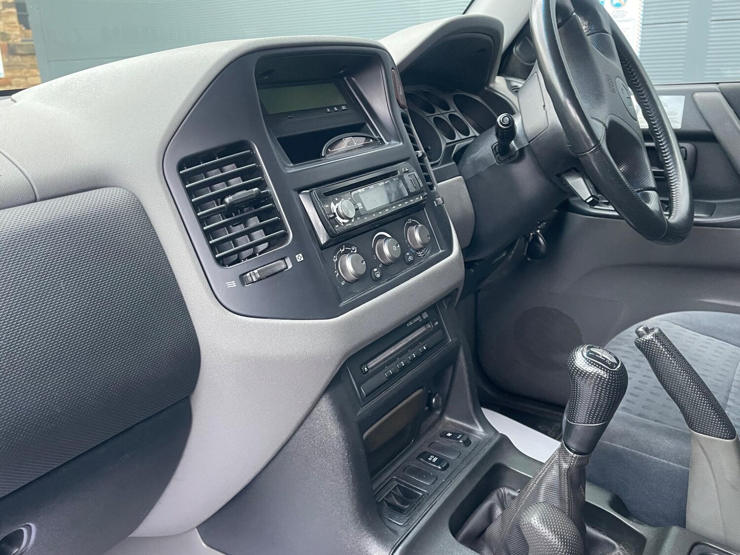 Used Mitsubishi Pajero for sale - 77496136: Photo 57