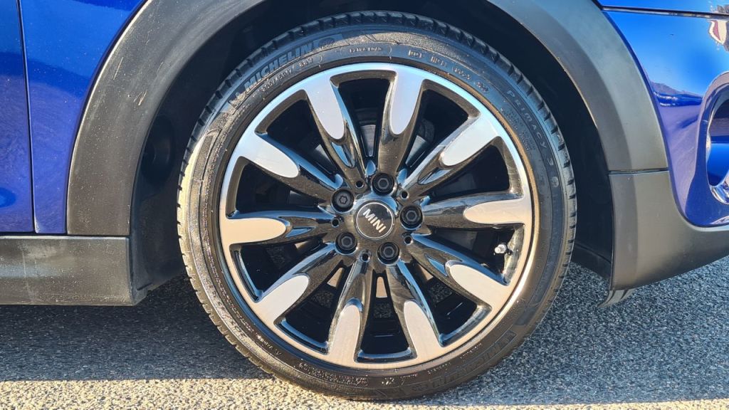 Used MINI Convertible 2019 for sale - 76222977: Photo 10