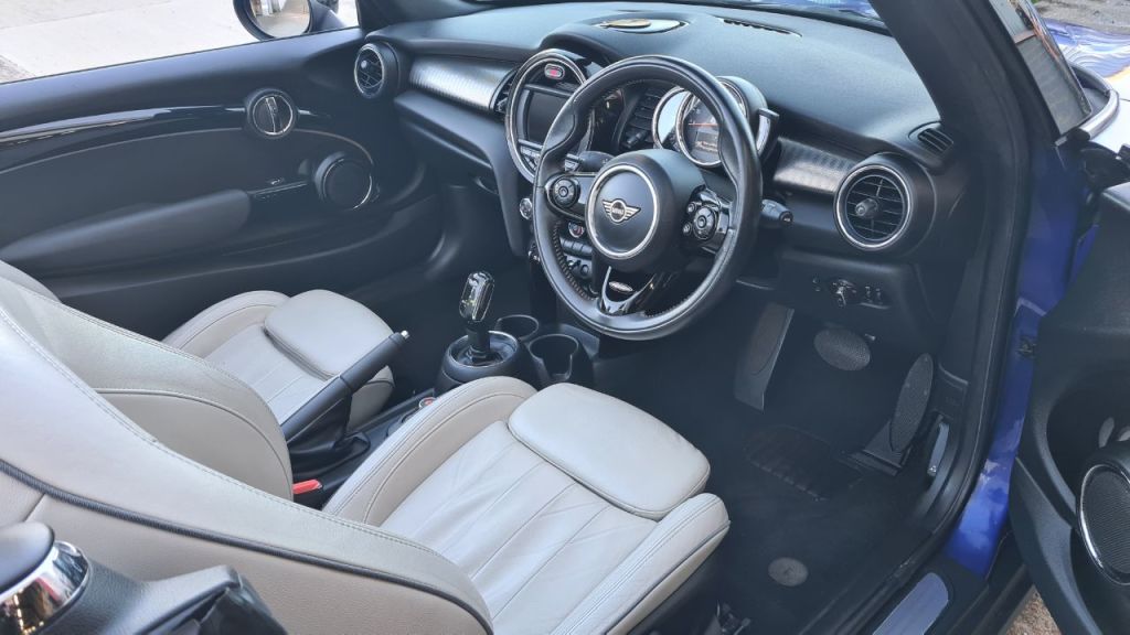 Used MINI Convertible 2019 for sale - 76222977: Photo 16