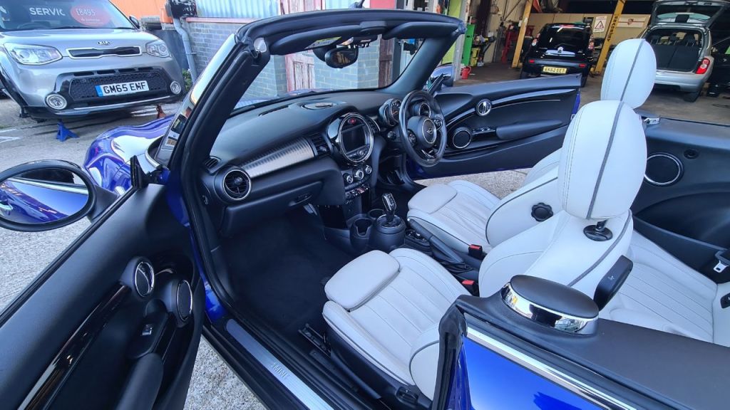 Used MINI Convertible 2019 for sale - 76222977: Photo 18