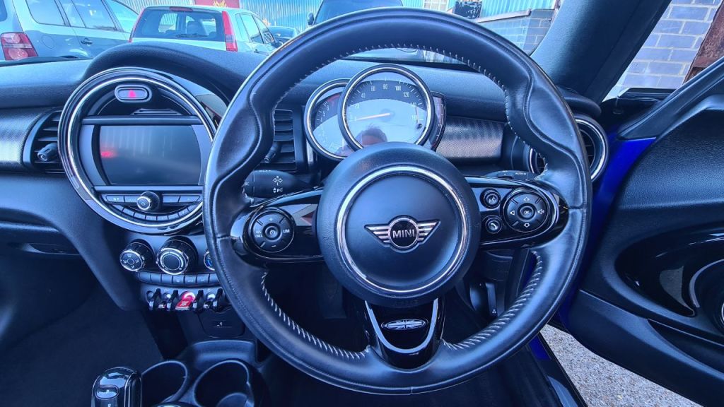 Used MINI Convertible 2019 for sale - 76222977: Photo 21