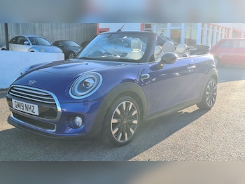 Used MINI Convertible 2019 for sale - 76222977: Photo 3