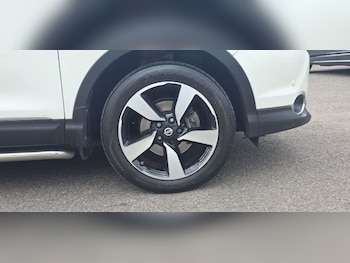 Used Nissan Qashqai 2017 for sale - 78757707: Photo