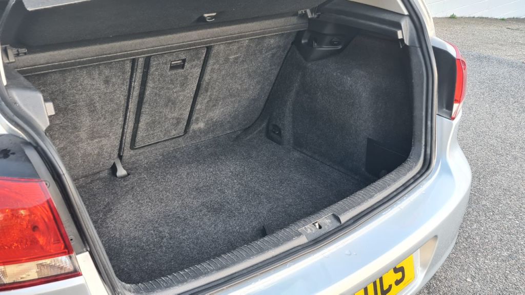 Used Volkswagen Golf 2010 for sale - 76662908: Photo 10