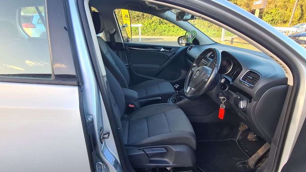 Used Volkswagen Golf 2010 for sale - 76662908: Photo 14