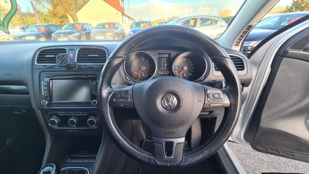 Used Volkswagen Golf 2010 for sale - 76662908: Photo 16