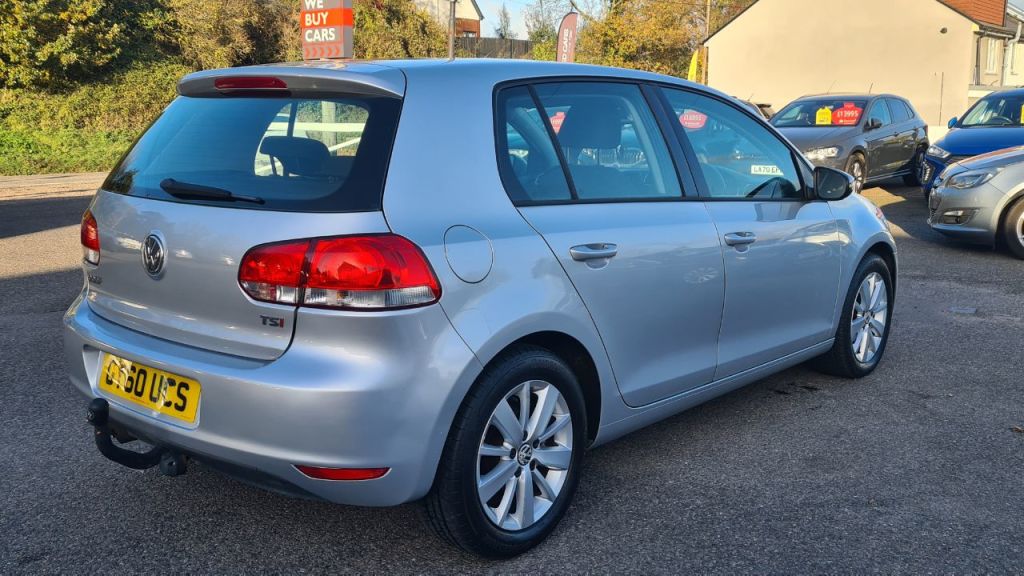 Used Volkswagen Golf 2010 for sale - 76662908: Photo 5