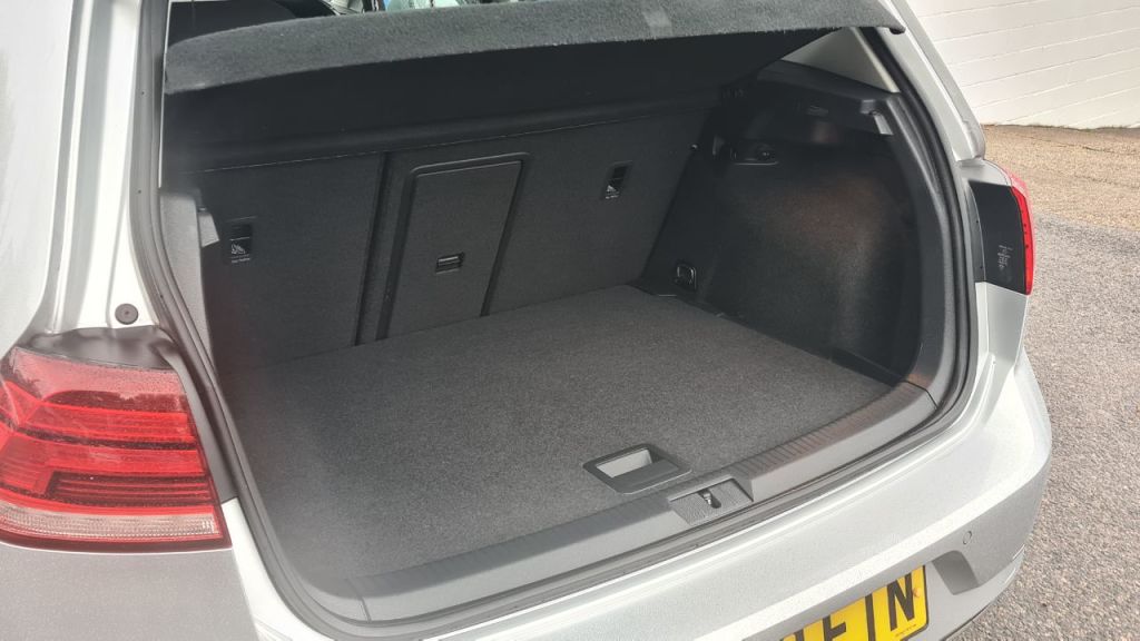 Used Volkswagen Golf 2018 for sale - 76495690: Photo 12