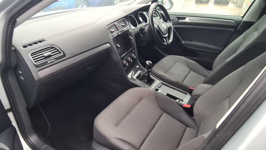 Used Volkswagen Golf 2018 for sale - 76495690: Photo 18