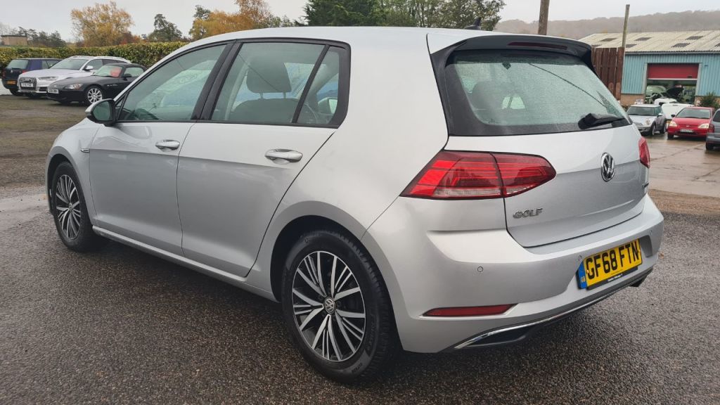 Used Volkswagen Golf 2018 for sale - 76495690: Photo 5