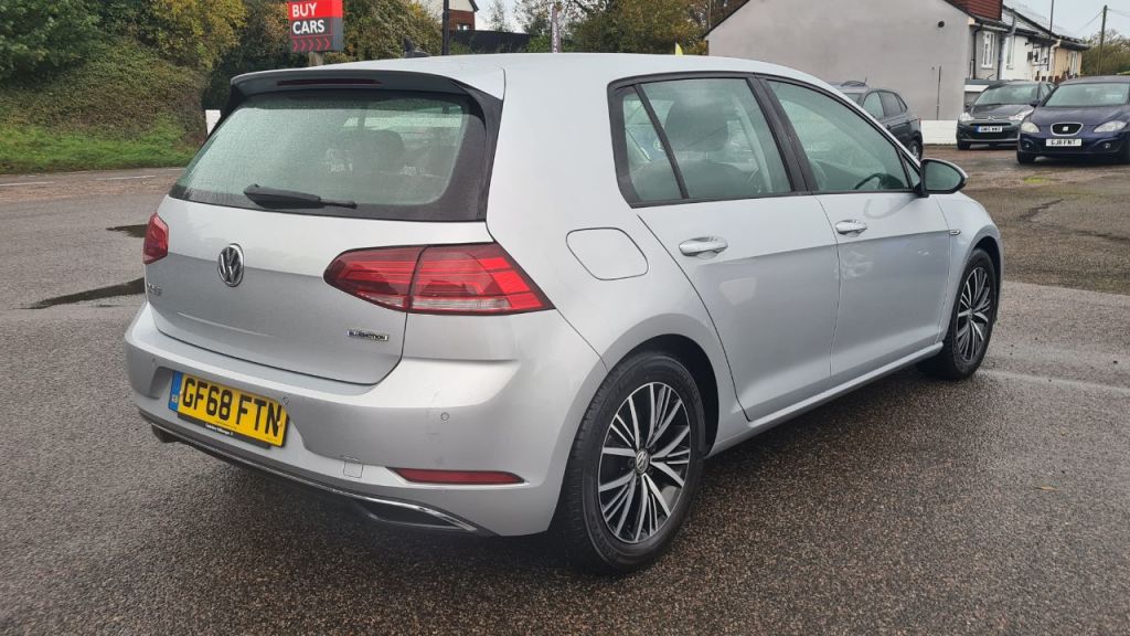Used Volkswagen Golf 2018 for sale - 76495690: Photo 6