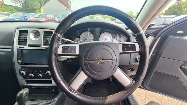 Used Chrysler 300C 2010 for sale - 75067150: Photo 15