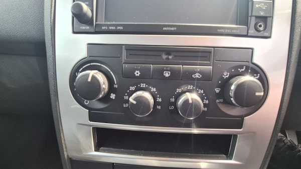 Used Chrysler 300C 2010 for sale - 75067150: Photo 21