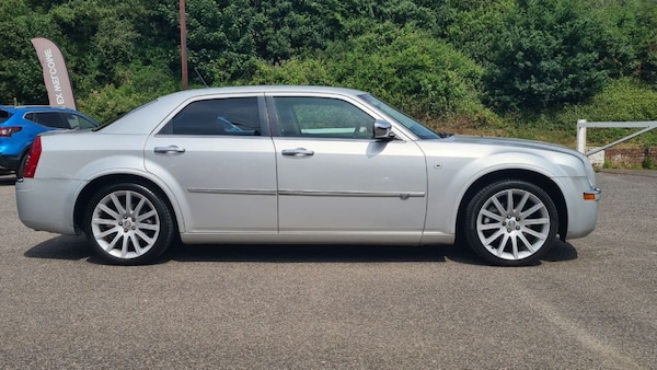 Used Chrysler 300C 2010 for sale - 75067150: Photo 6