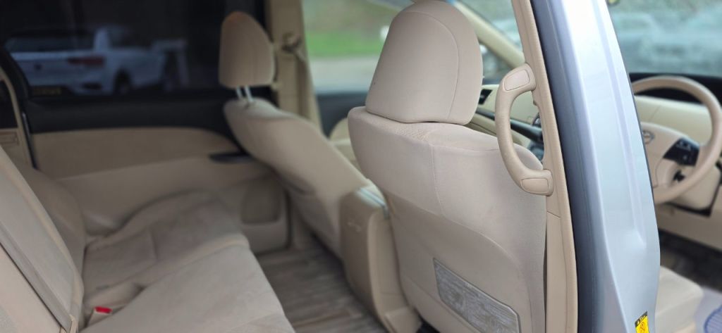 Used Toyota Estima 2019 for sale - 77871803: Photo 18