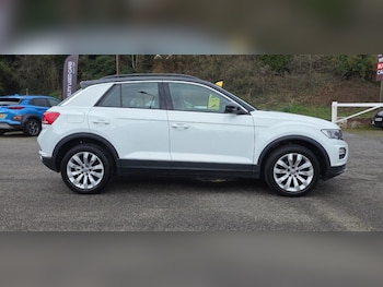 Used Volkswagen T-Roc 2018 for sale - 77764132: Photo