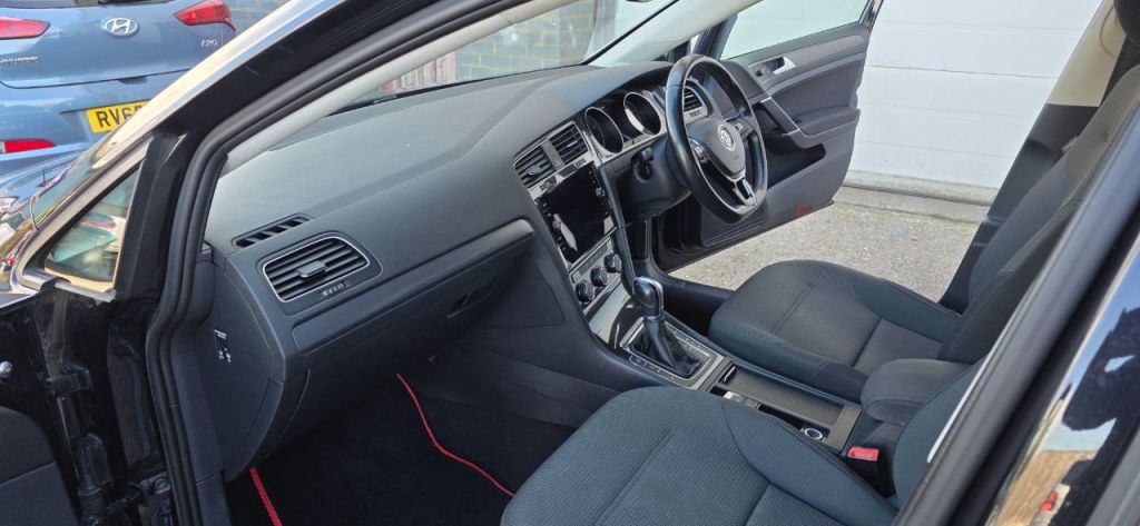 Used Volkswagen Golf 2017 for sale - 78134059: Photo 18