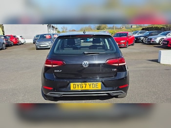 Used Volkswagen Golf 2017 for sale - 78134059: Photo