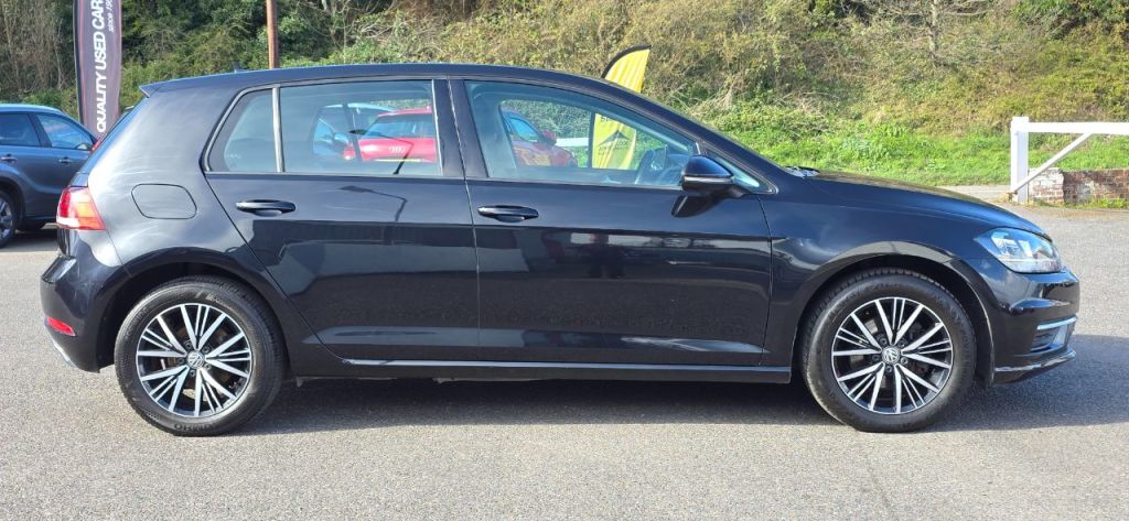 Used Volkswagen Golf 2017 for sale - 78134059: Photo 8