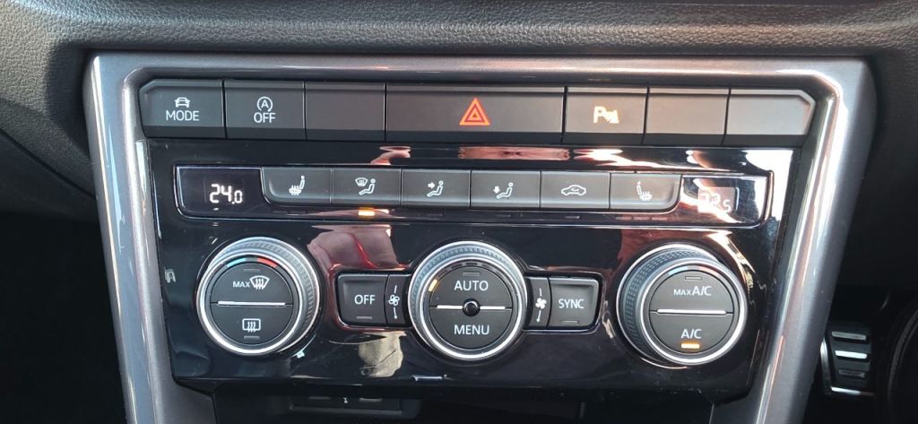 Used Volkswagen T-Roc 2021 for sale - 77764129: Photo 24