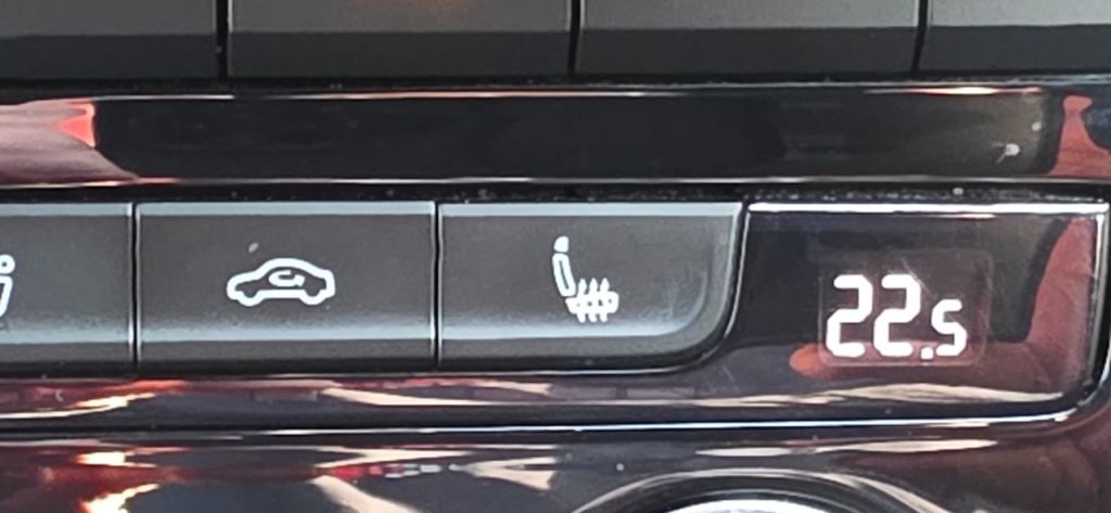 Used Volkswagen T-Roc 2021 for sale - 77764129: Photo 25