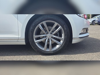 Used Volkswagen Passat 2017 for sale - 79330079: Photo