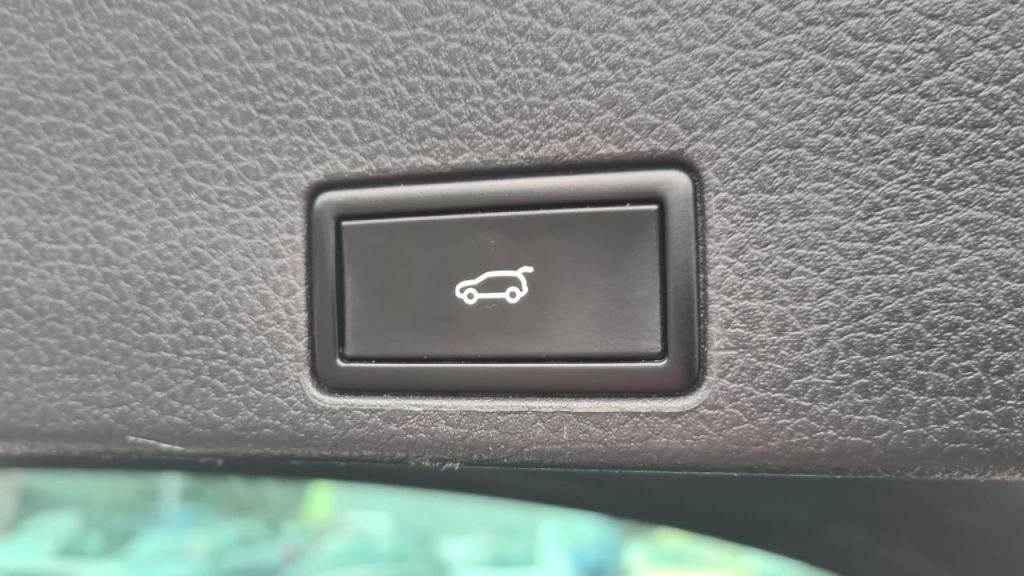 Used Volkswagen Touareg 2016 for sale - 77138803: Photo 15