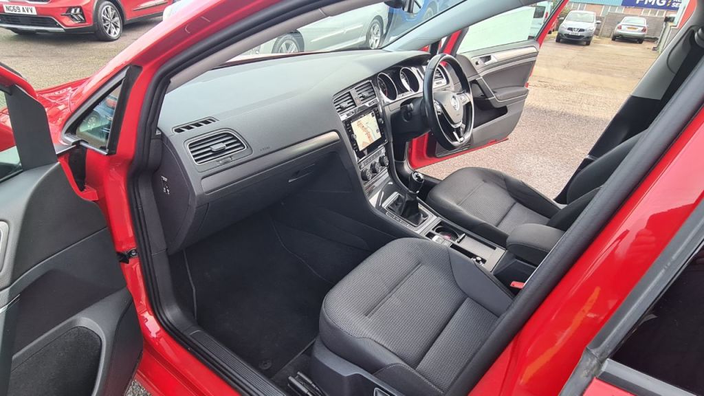 Used Volkswagen Golf 2020 for sale - 76961748: Photo 16