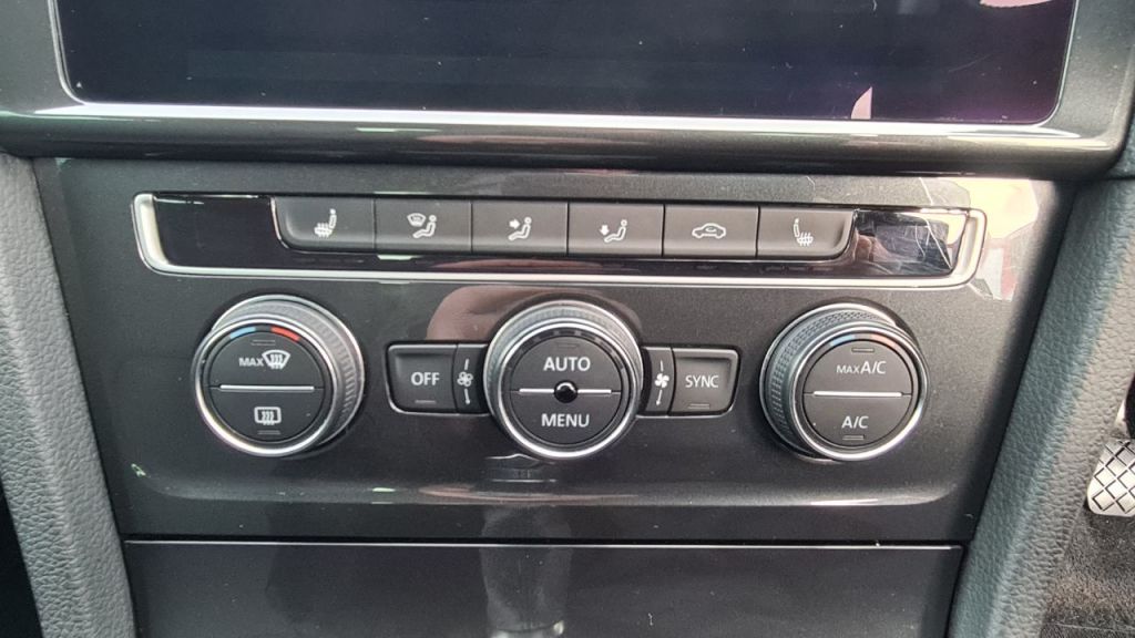 Used Volkswagen Golf 2020 for sale - 76961748: Photo 21