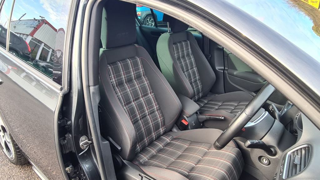 Used Volkswagen Golf 2011 for sale - 77026442: Photo 13