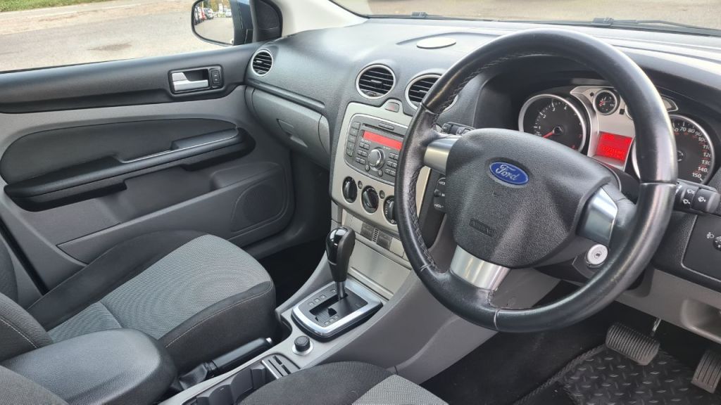 Used Ford Focus 2010 for sale - 76662907: Photo 10