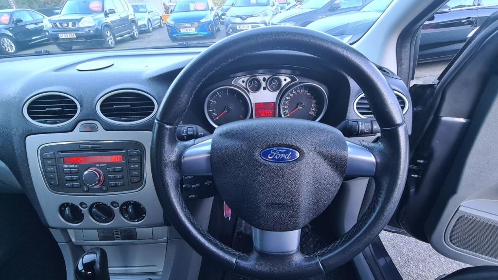 Used Ford Focus 2010 for sale - 76662907: Photo 12