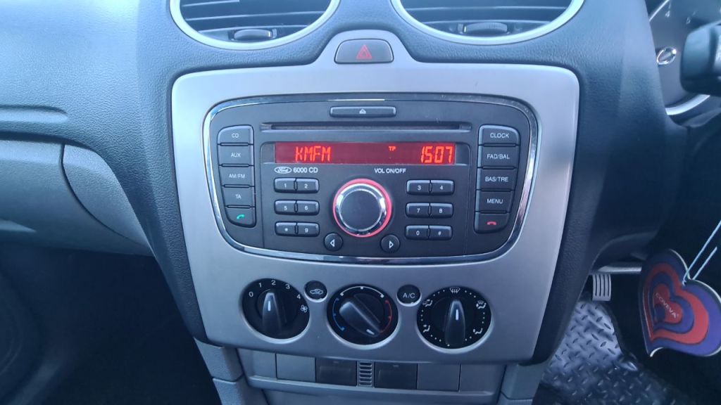 Used Ford Focus 2010 for sale - 76662907: Photo 13