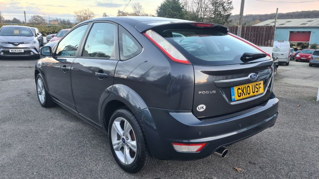 Used Ford Focus 2010 for sale - 76662907: Photo 4