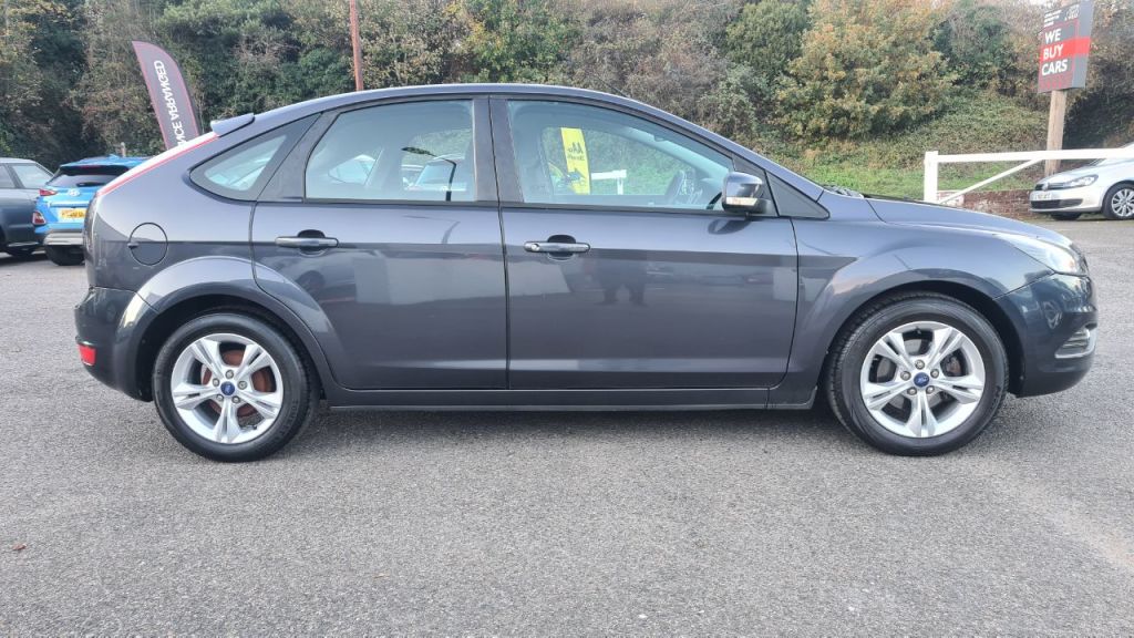Used Ford Focus 2010 for sale - 76662907: Photo 6