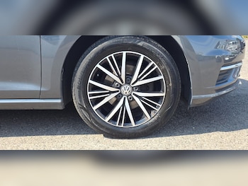 Used Volkswagen Golf 2018 for sale - 79585822: Photo