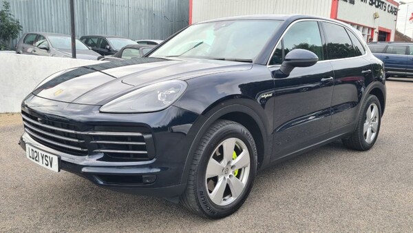 Used Porsche Cayenne 2021 for sale - 74779678: Photo 2