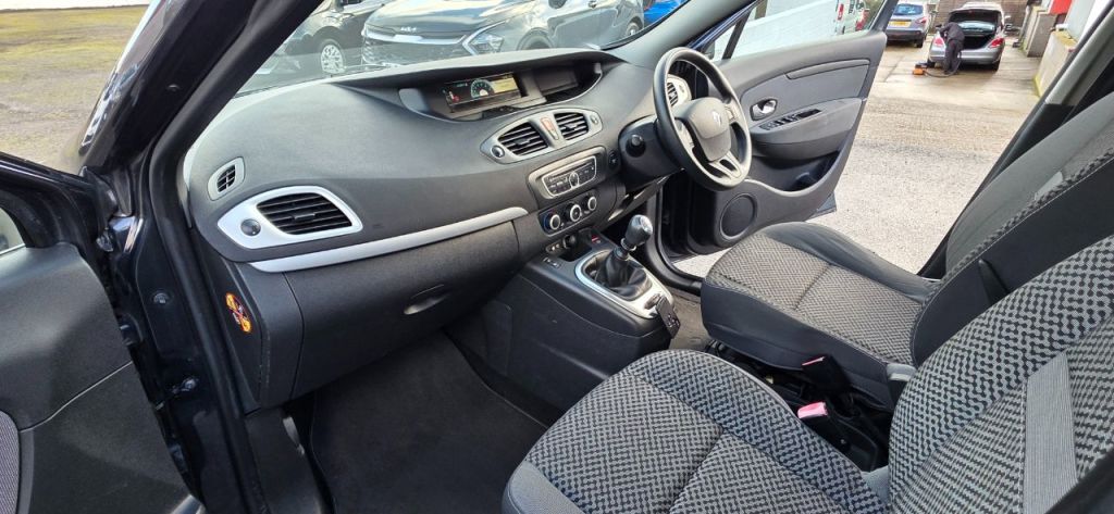 Used Renault Scenic 2011 for sale - 77287246: Photo 12