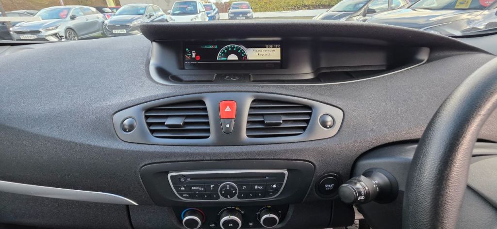 Used Renault Scenic 2011 for sale - 77287246: Photo 17