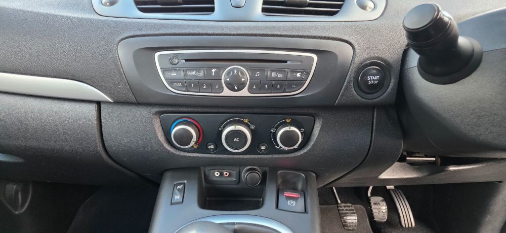 Used Renault Scenic 2011 for sale - 77287246: Photo 18