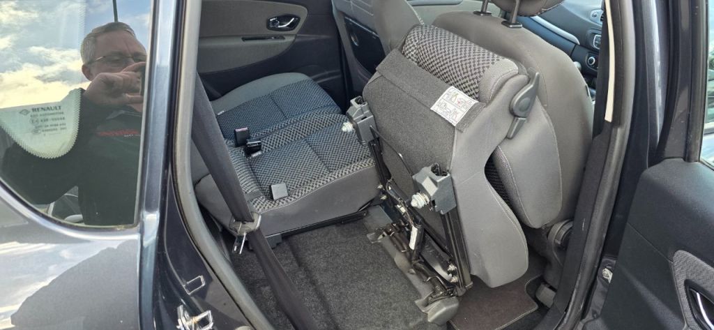 Used Renault Scenic 2011 for sale - 77287246: Photo 19