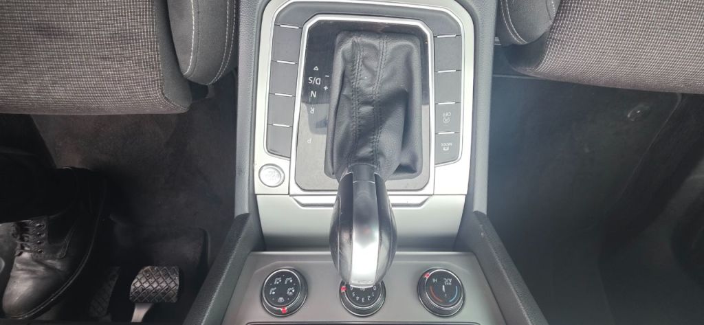 Used Volkswagen Passat 2015 for sale - 77477109: Photo 13