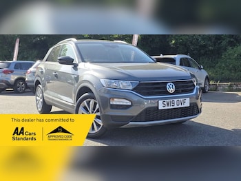 Used Volkswagen T-Roc 2019 for sale - 78745104: Photo