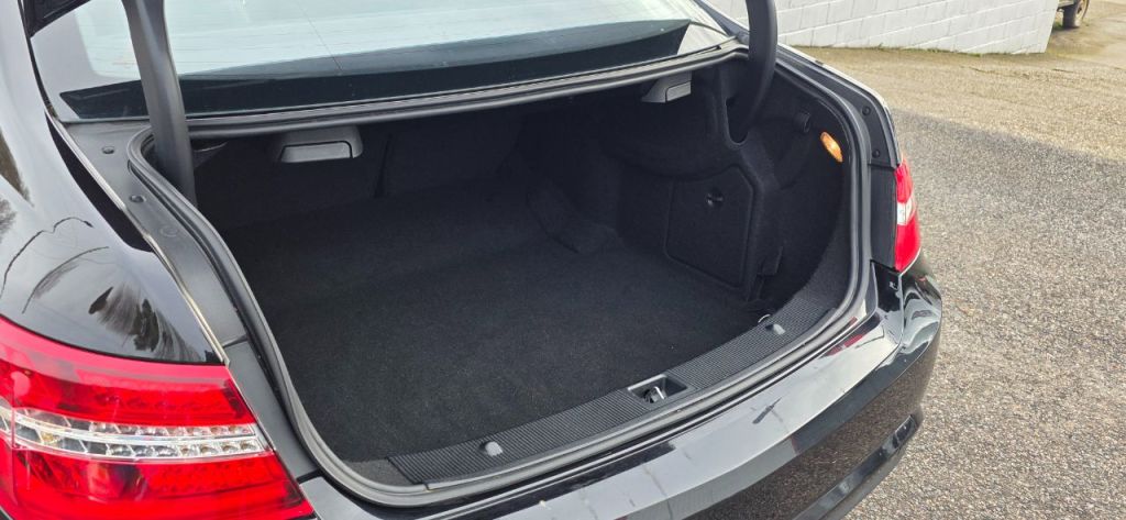 Used Mercedes-Benz E Class 2012 for sale - 77211648: Photo 10