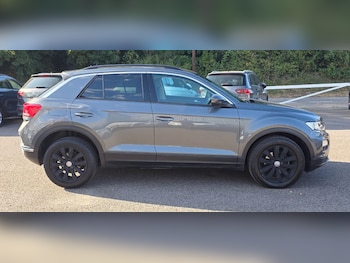 Used Volkswagen T-Roc 2019 for sale - 79456995: Photo