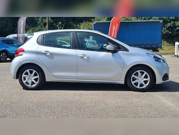 Used Peugeot 208 2017 for sale - 75074626: Photo
