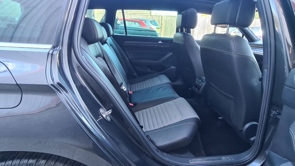 Used Volkswagen Passat 2017 for sale - 76367125: Photo 16