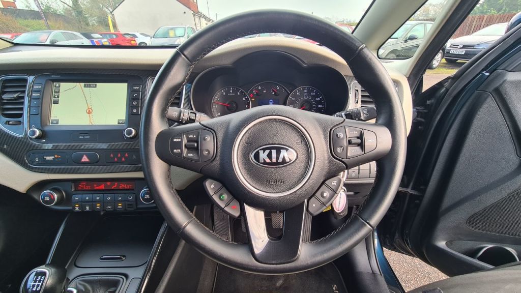 Used Kia Carens 2018 for sale - 77026465: Photo 19