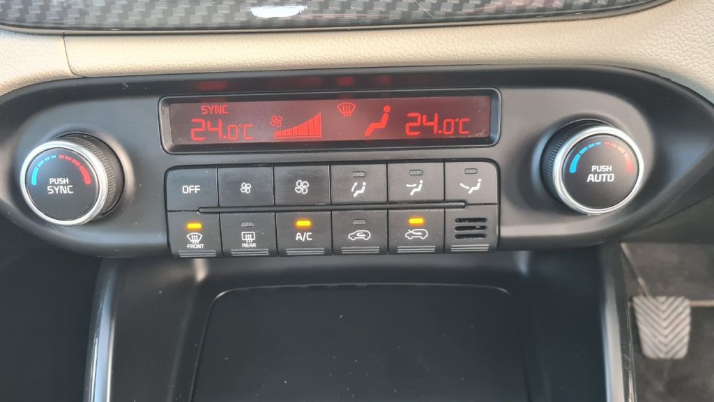 Used Kia Carens 2018 for sale - 77026465: Photo 21